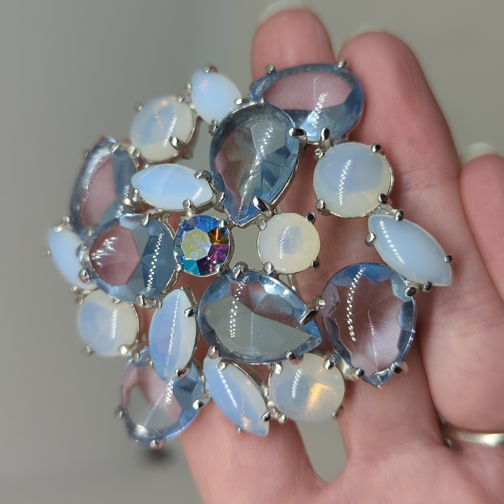 Vintage Schiaparelli Opalescent Blue Rhinestone Brooch Open Back - Picture 3 of 11
